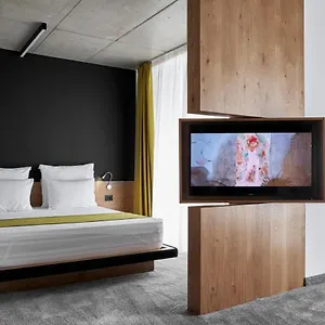 https://adella-boutique.sofiahotelsbg.com