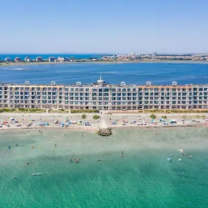 https://gardenia-beach-palace-aparthotel.burgashotels.net